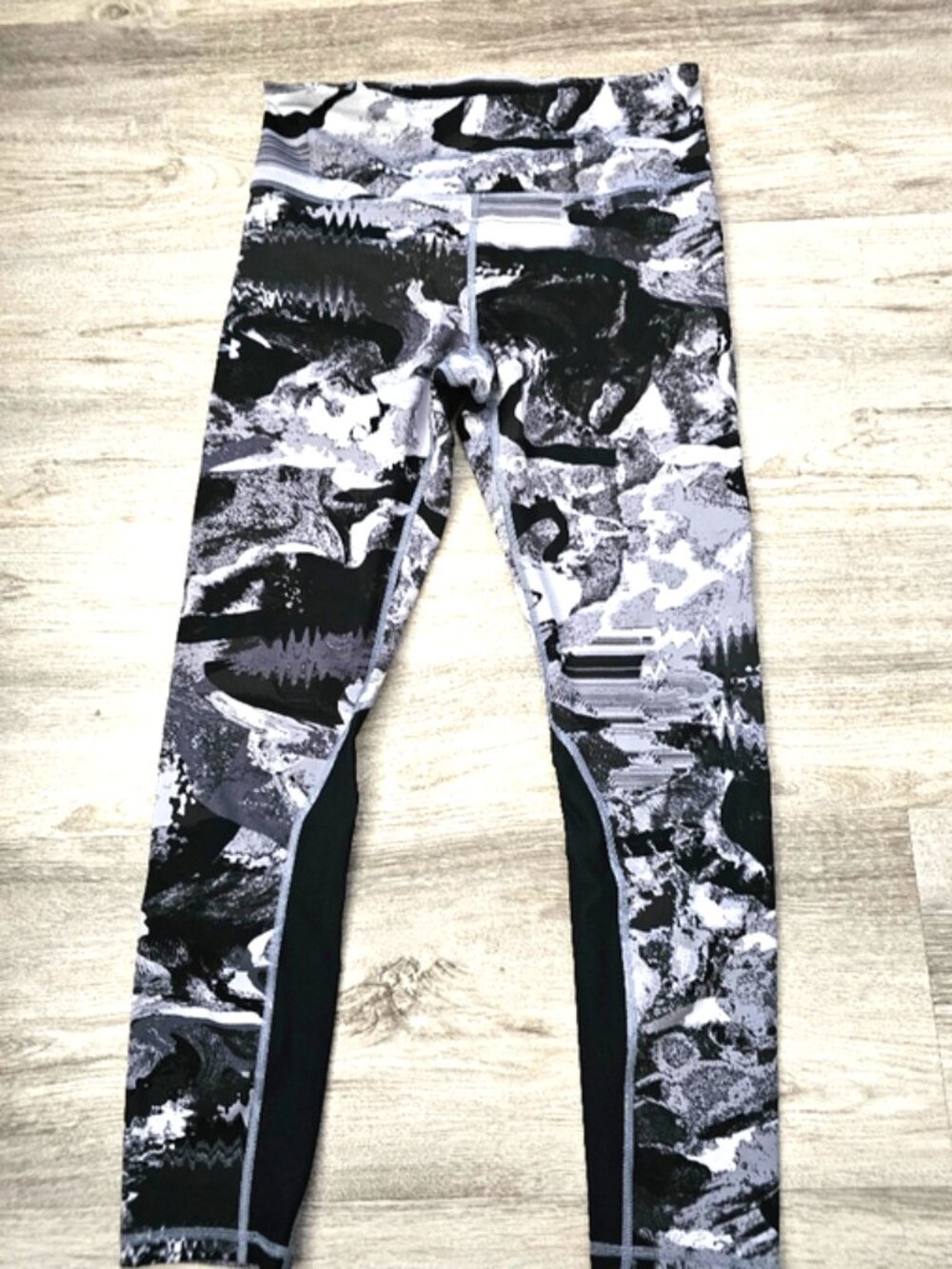 UNDER ARMOUR HEAT GEAR PRINT LEGGINGS size M